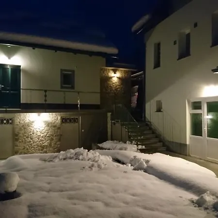 Apartmán Riverside Garden Three Springs Tri Zvira Plesce