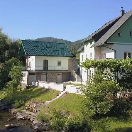 Riverside Garden Three Springs Tri Zvira Apartman Plešce